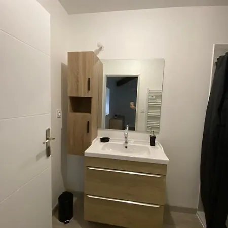 Agreable Maison Dans Petit Village Calme Lejlighed